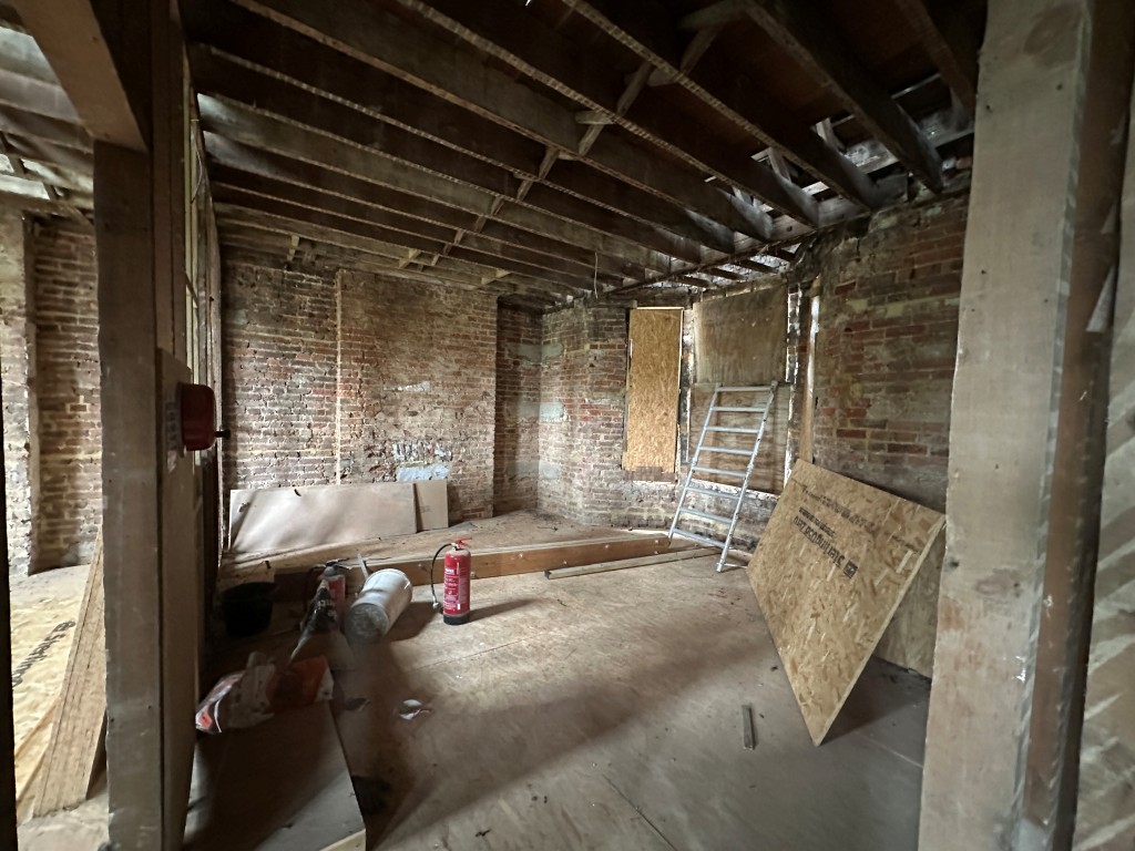Lot: 144 - DETACHED BUILDING IN NEED OF REPAIR AND REFURBISHMENT WITH APPROVED PLANNING - First Floor room overlooking the front of the property